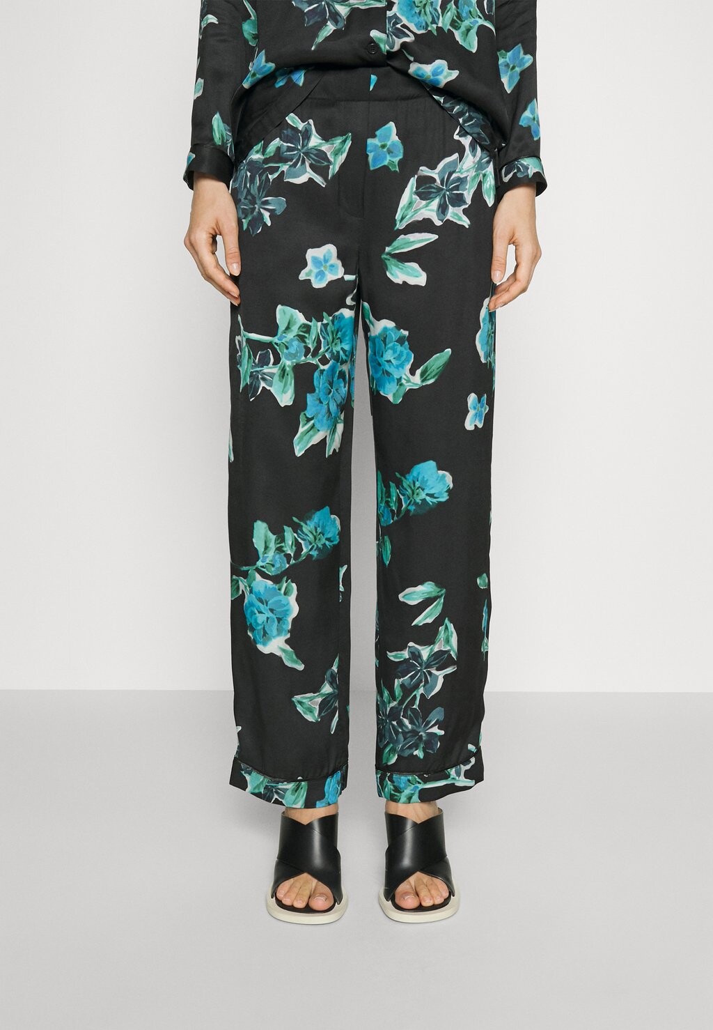 

Брюки The Kooples SEUL PANTS, цвет black/blue