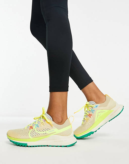 

Золото-зеленые кроссовки Nike Running Trail React Pegasus 4