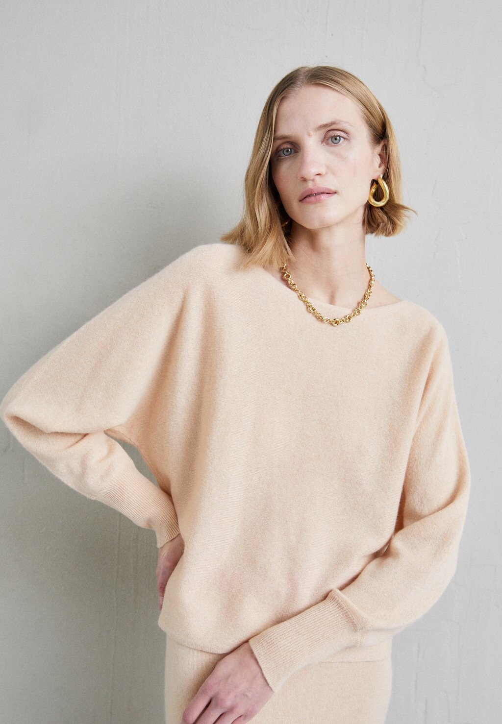 

Джемпер CASHMERE BOAT NECK KNITID, песок