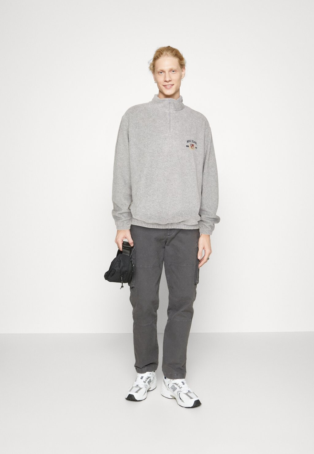

Толстовка BDG Urban Outfitters CREST UNISEX, серый
