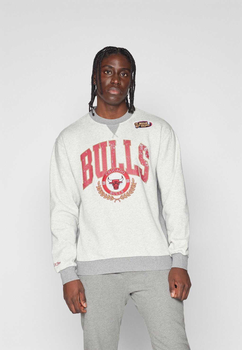 

Толстовка NBA CHICAGO BULLS PREMIUM CREW Mitchell & Ness, цвет grey heather