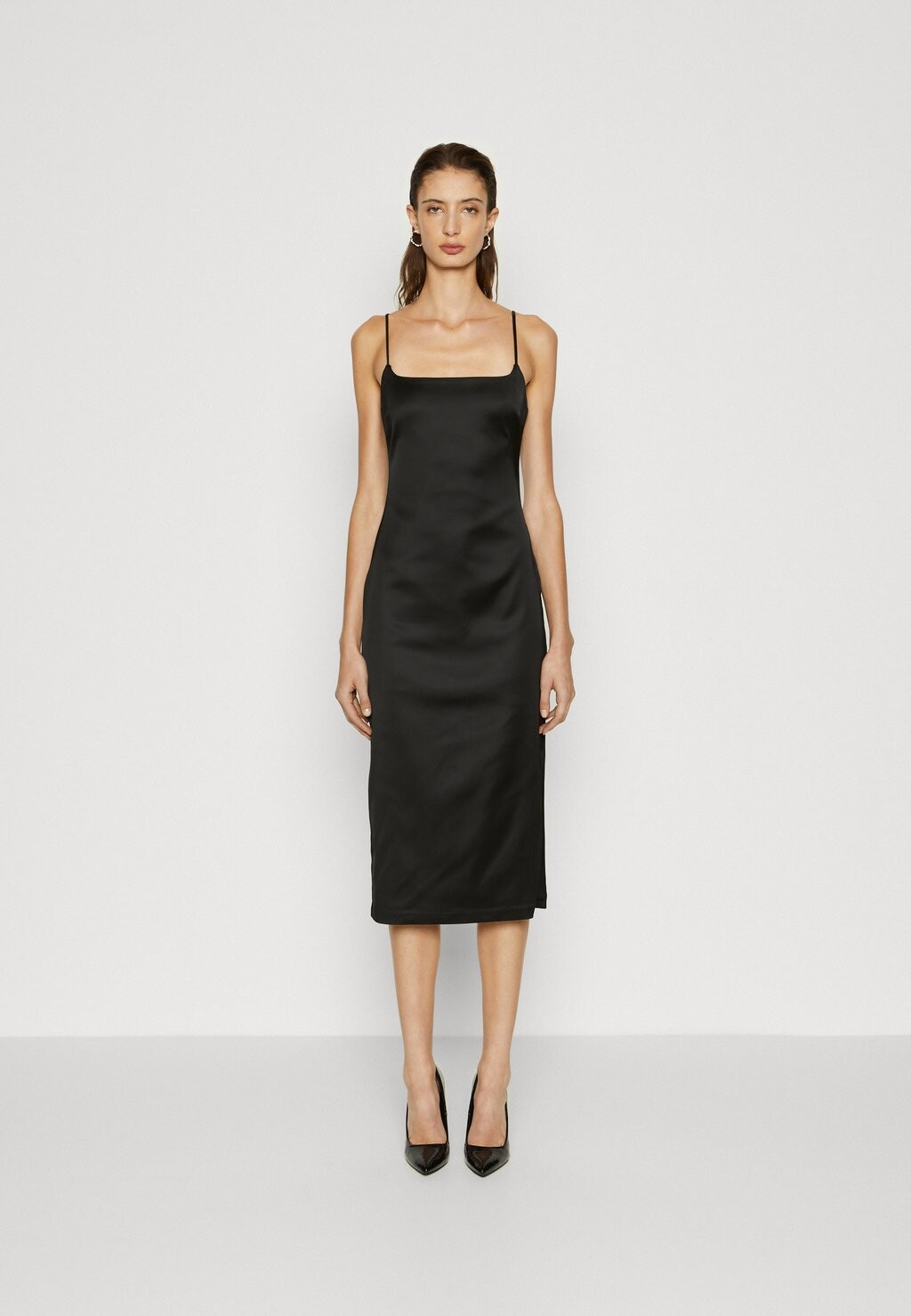 

Элегантное платье Satin Sculpt Squareneck Midi Dress Abercrombie & Fitch