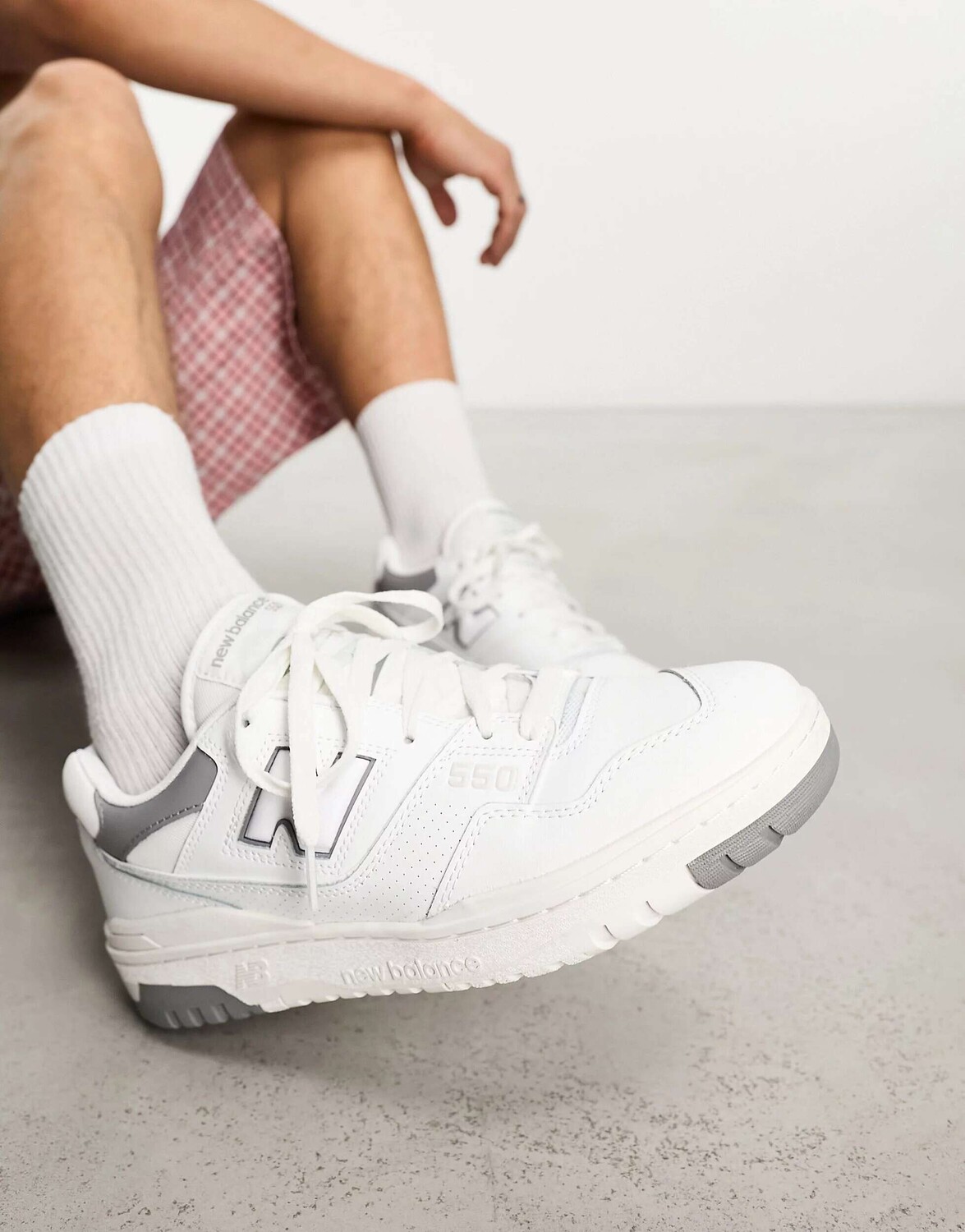 

Кроссовки New Balance 550 белого цвета с серыми деталями, Белый