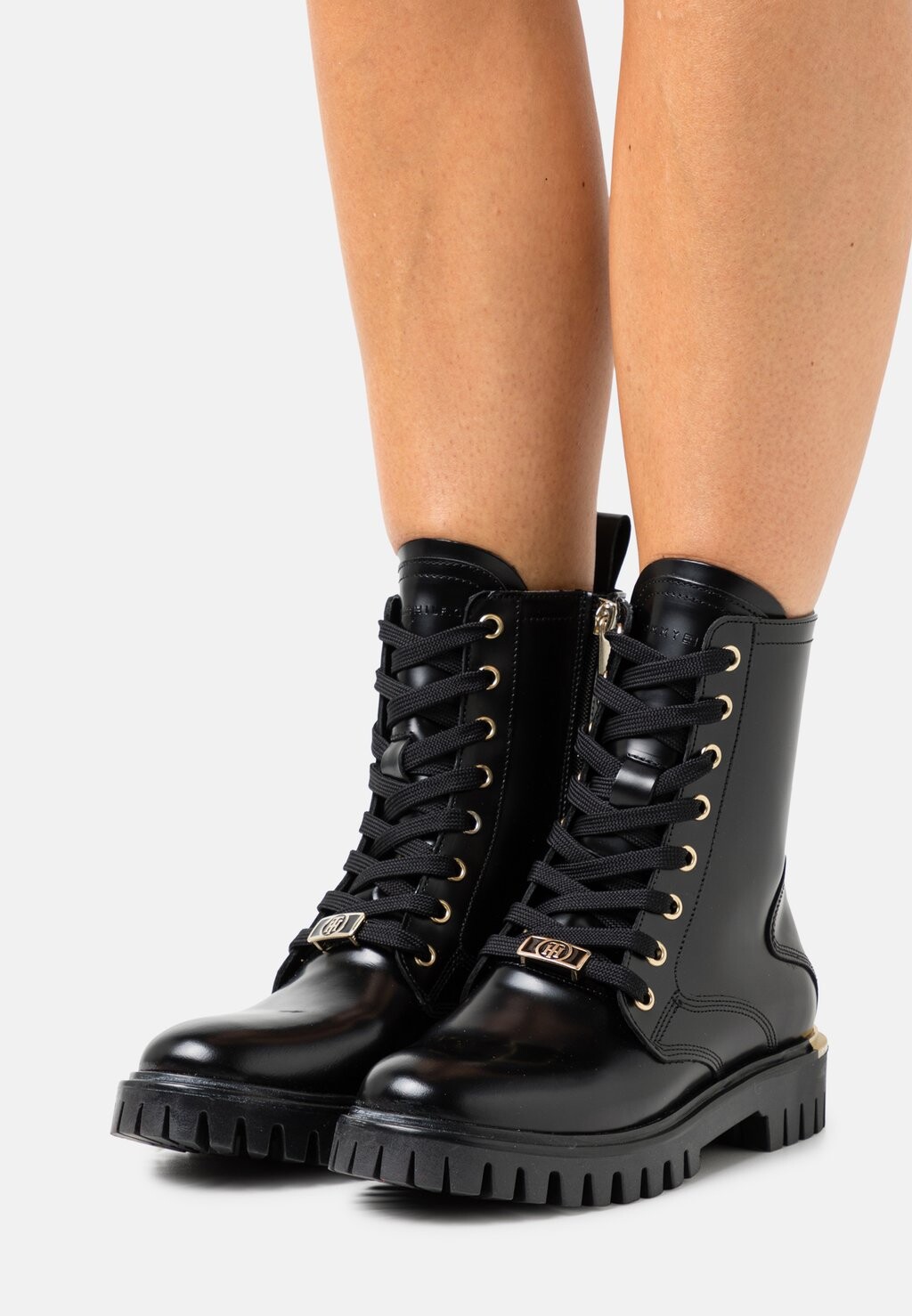 

Ботинки со шнурками Tommy Hilfiger POLISHED LACE UP BOOT, черный