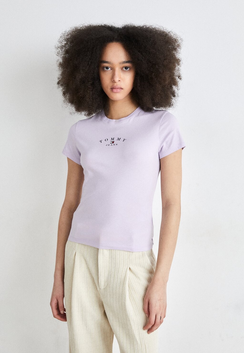 

Футболка базовая SLIM ESSENTIAL LOGO Tommy Jeans, цвет lavender flower