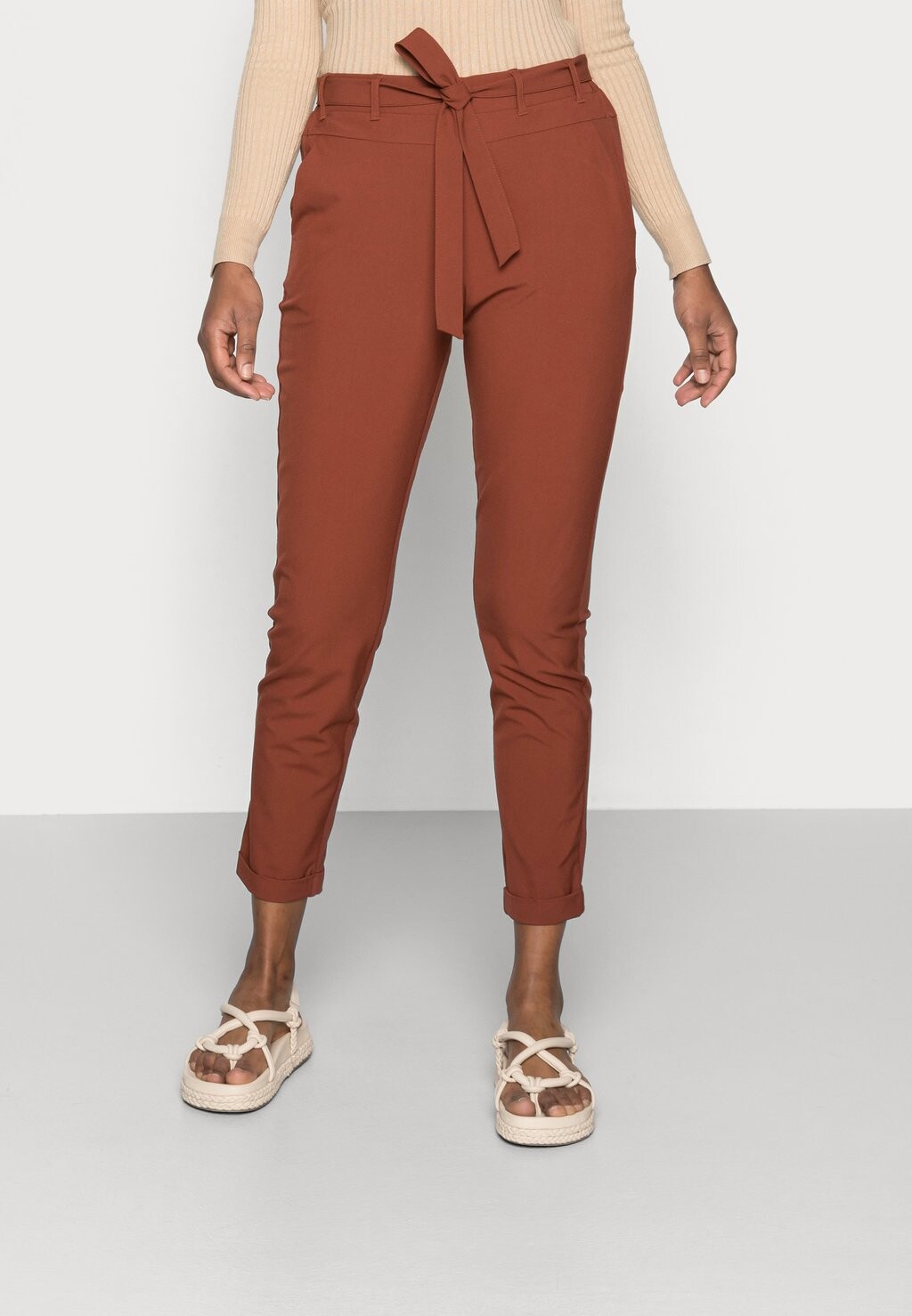 

Брюки Kaffe Jillian Belt Pants, вишневое красное дерево, Красный;коричневый