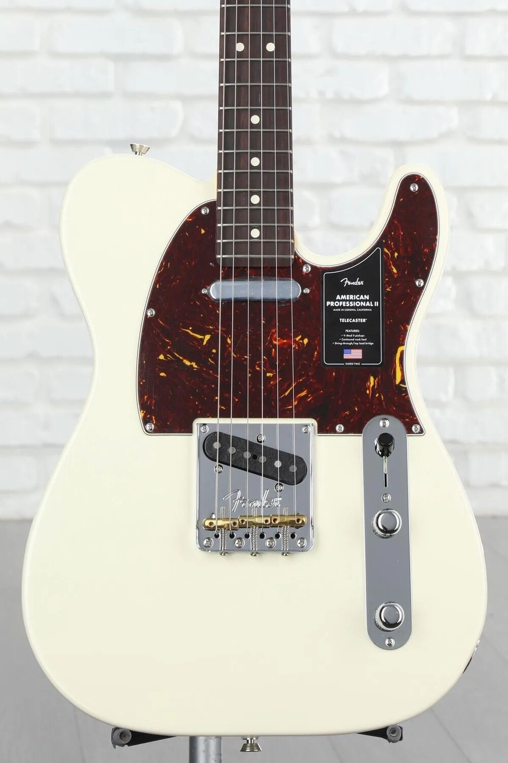 

Fender American Professional II Telecaster — олимпийский белый цвет с накладкой из палисандра