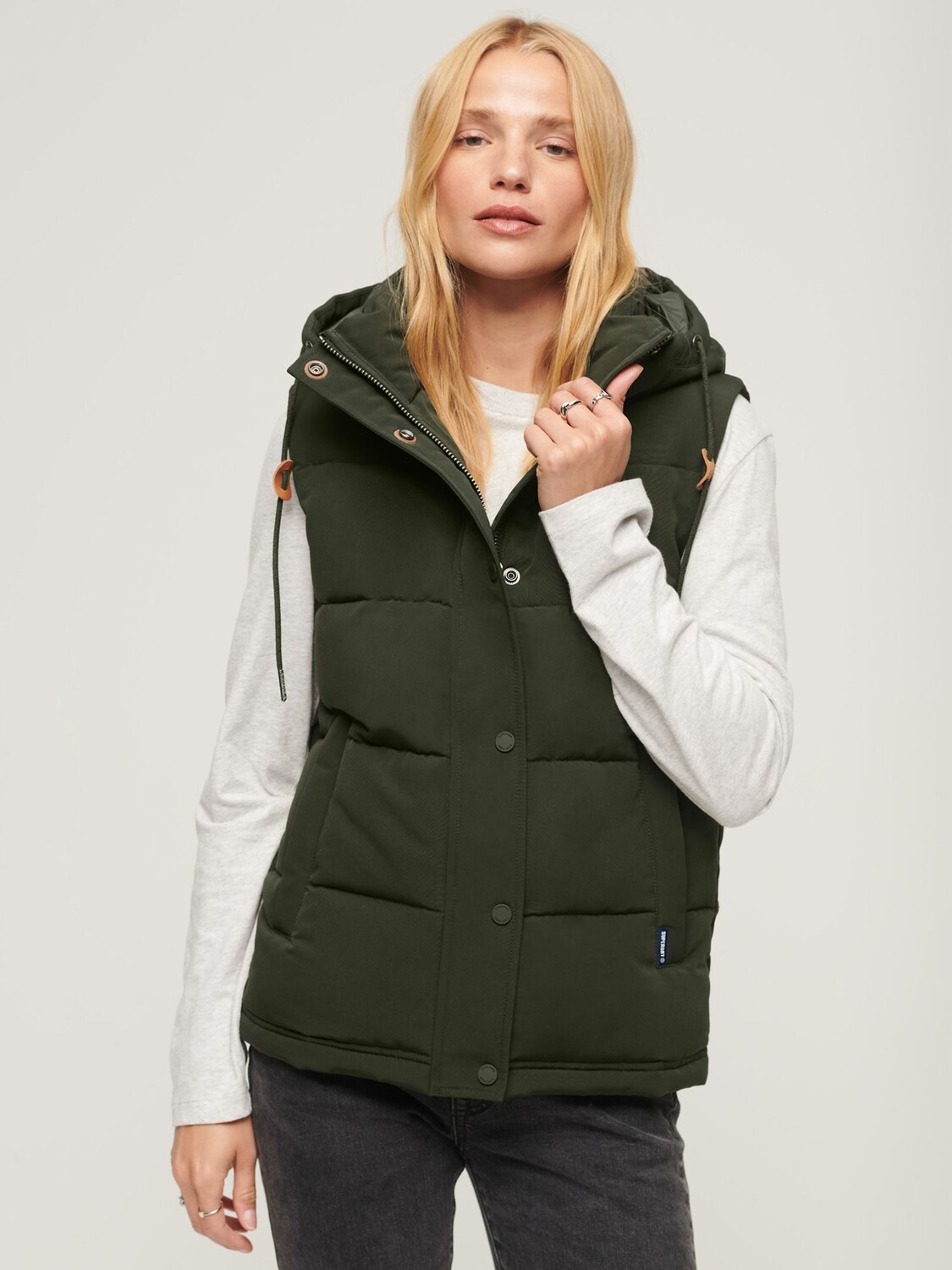 

Пуховик Everest с капюшоном Superdry, бездна хаки