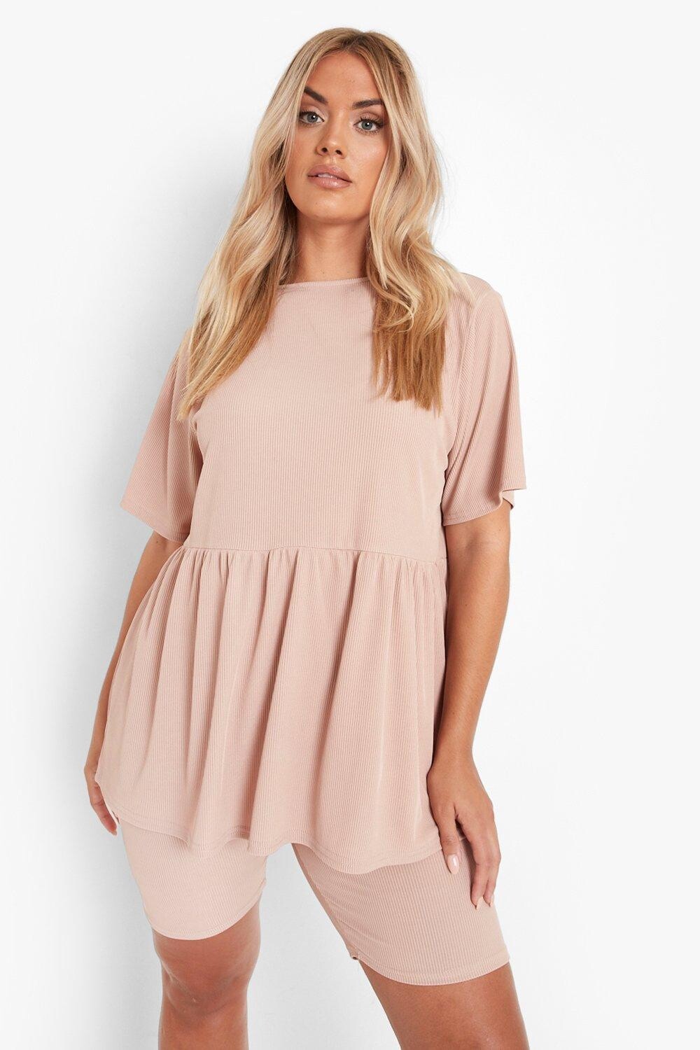 

топ и байкерские шорты, из двух частей Boohoo, серый
