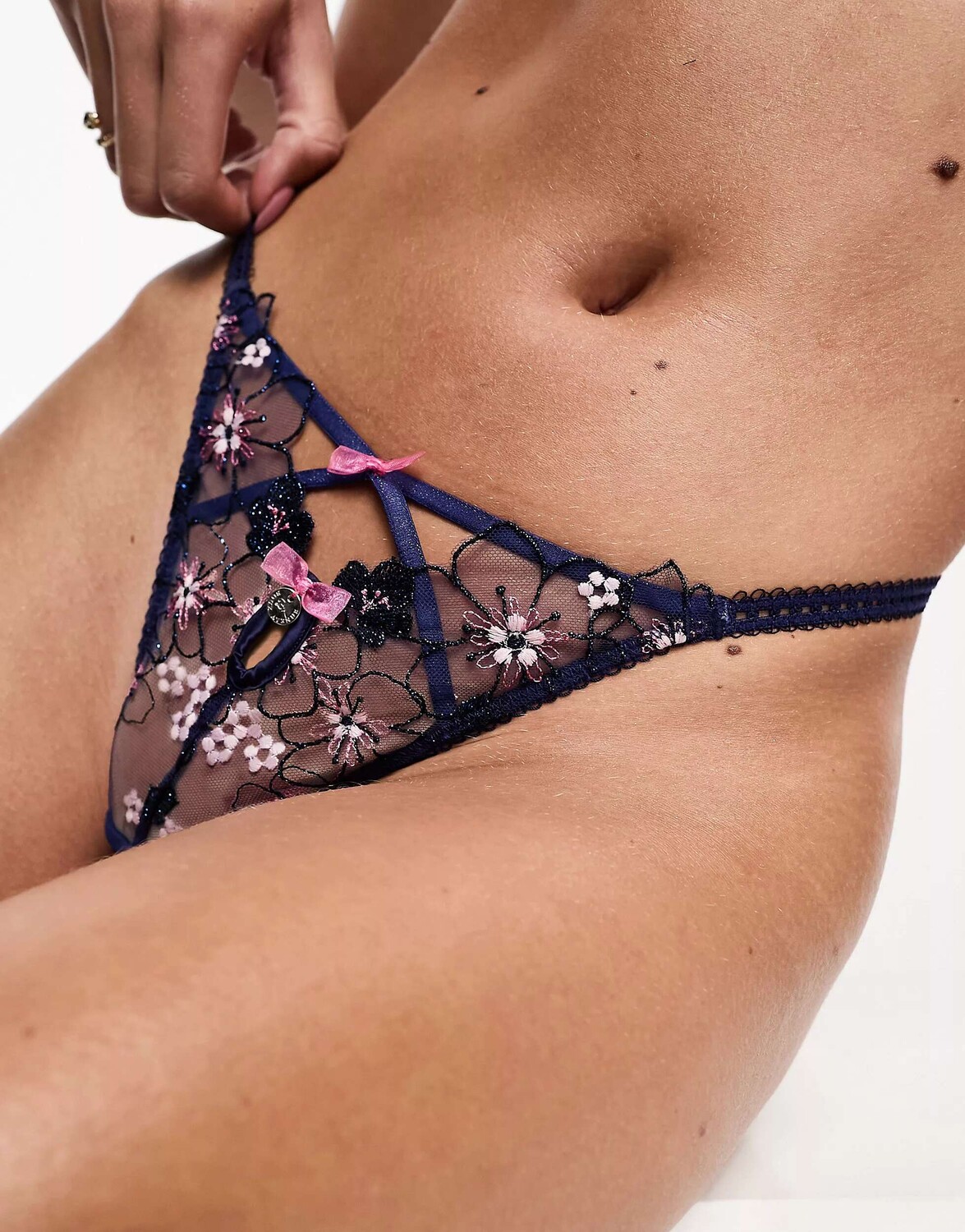 

Темно-синие стринги с цветочным принтом Boux Avenue Karina