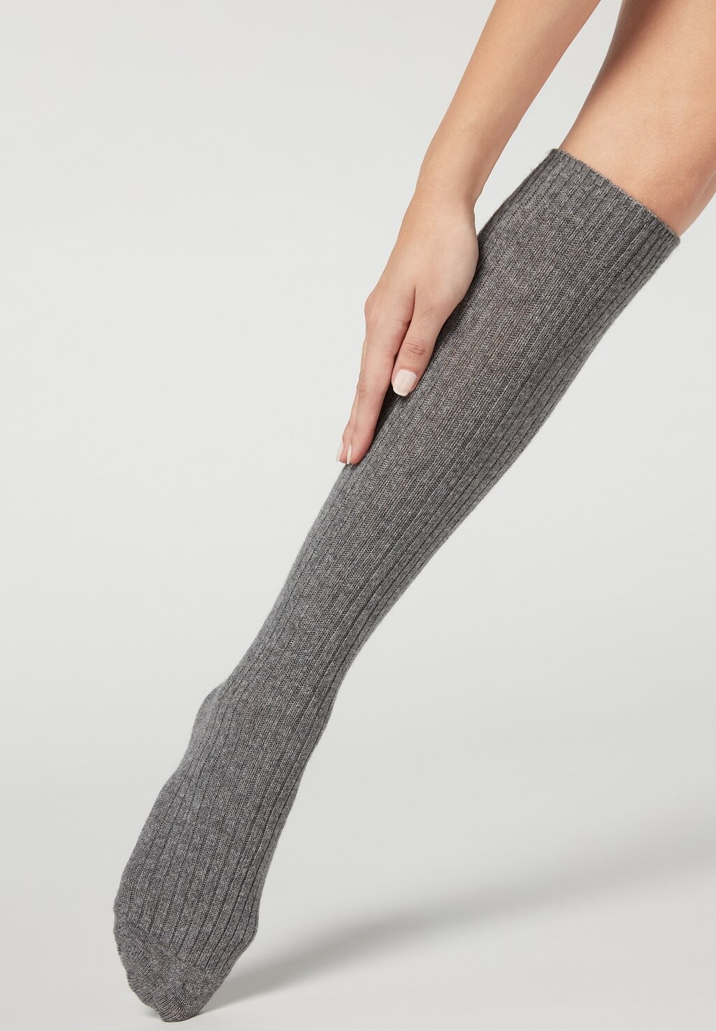 

Носки до колена LANGE SOCKEN IN RIPPE AUS WOLLE UND KASCHMIR Calzedonia, серый