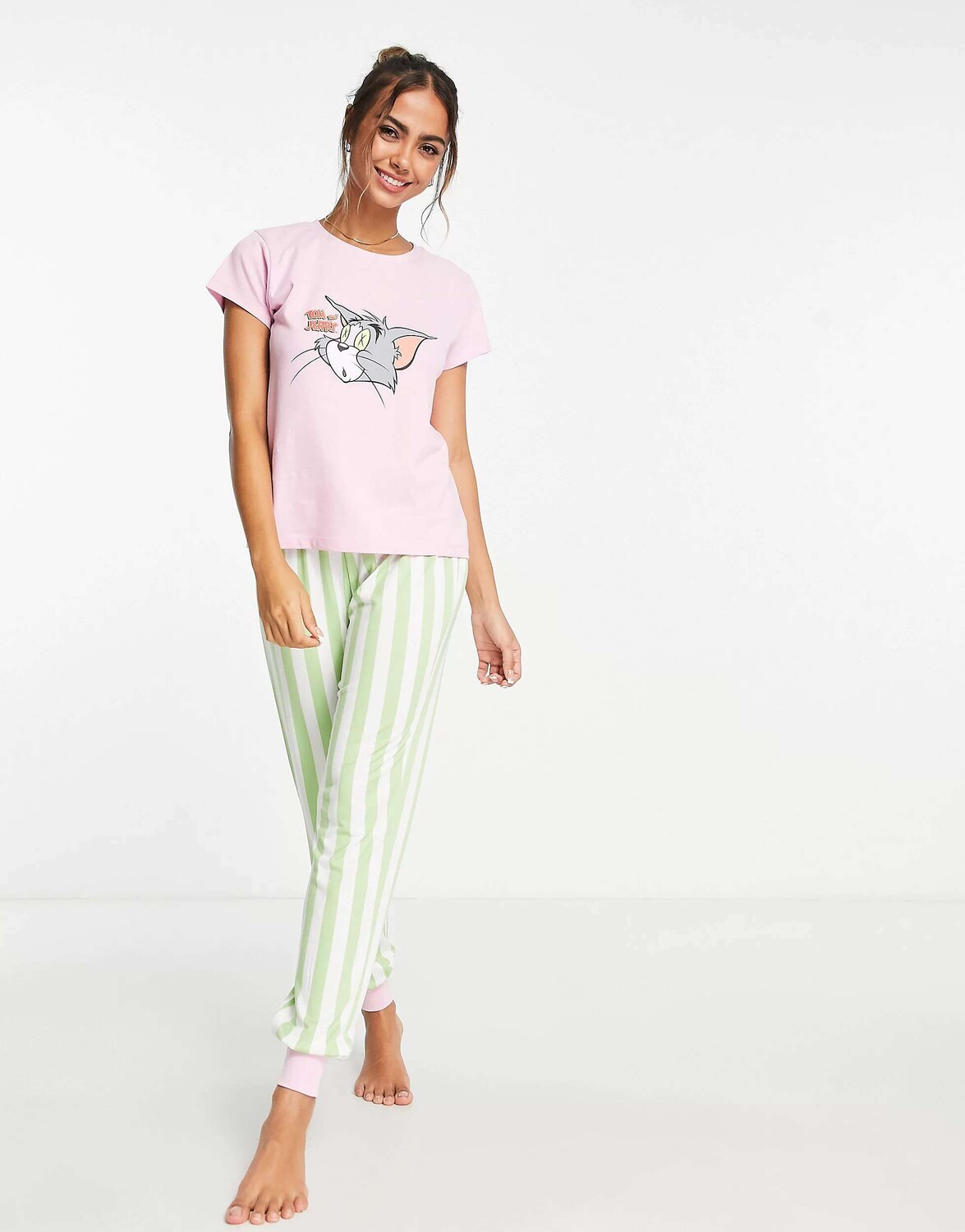 

Пижамный комплект Tom & Jerry розового и зеленого цветов Urban Threads