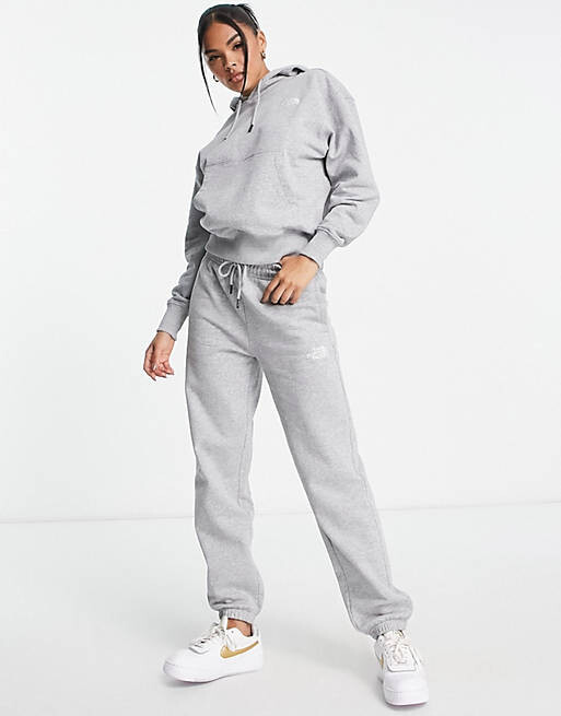 

Серые джоггеры оверсайз The North Face Essential эксклюзивно на ASOS