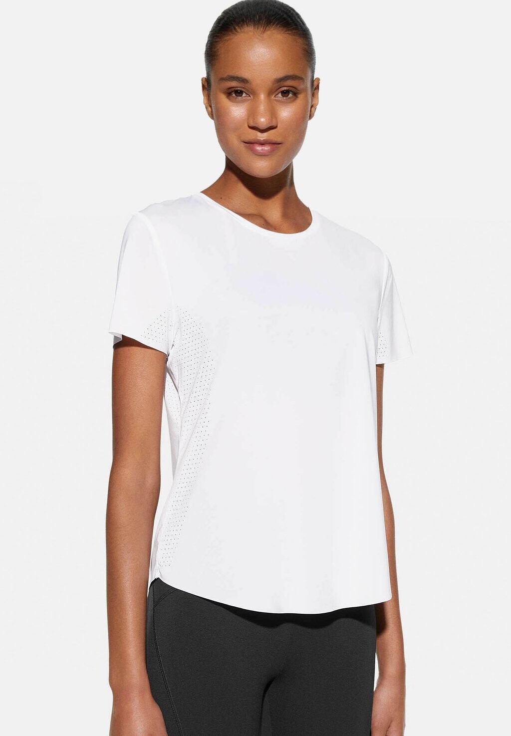 

Базовая футболка Short-Sleeved Technical OYSHO, белый
