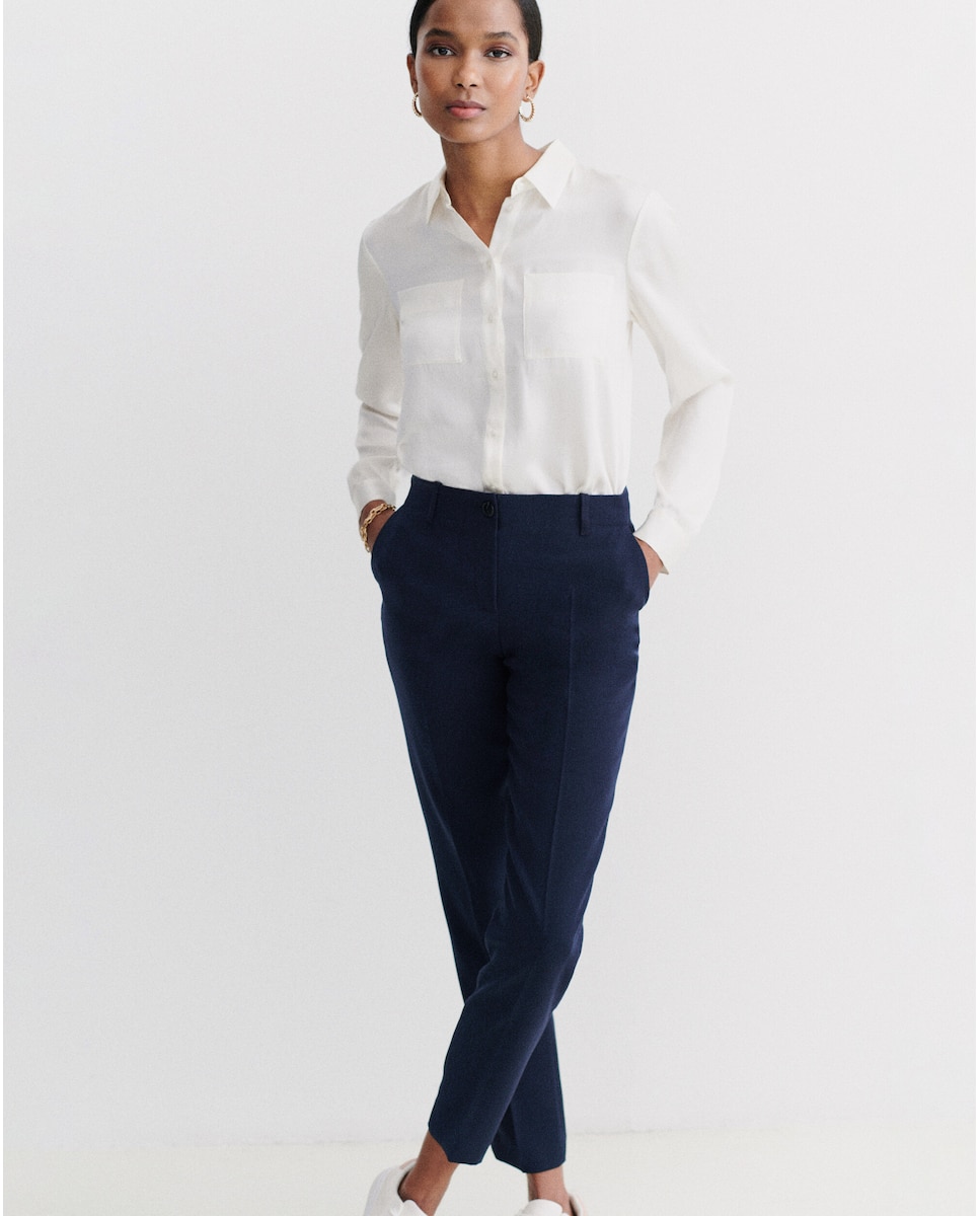 цена Женские брюки приталенного кроя с итальянскими карманами Caroll, темно-синий