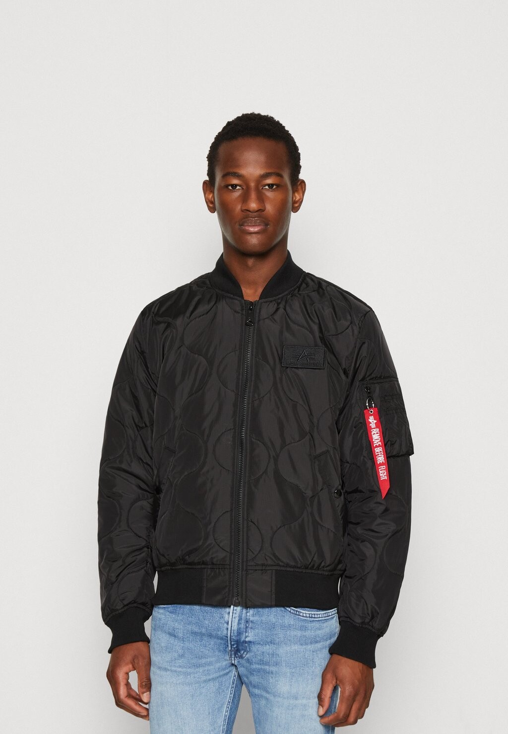 

Бомбер Alpha Industries