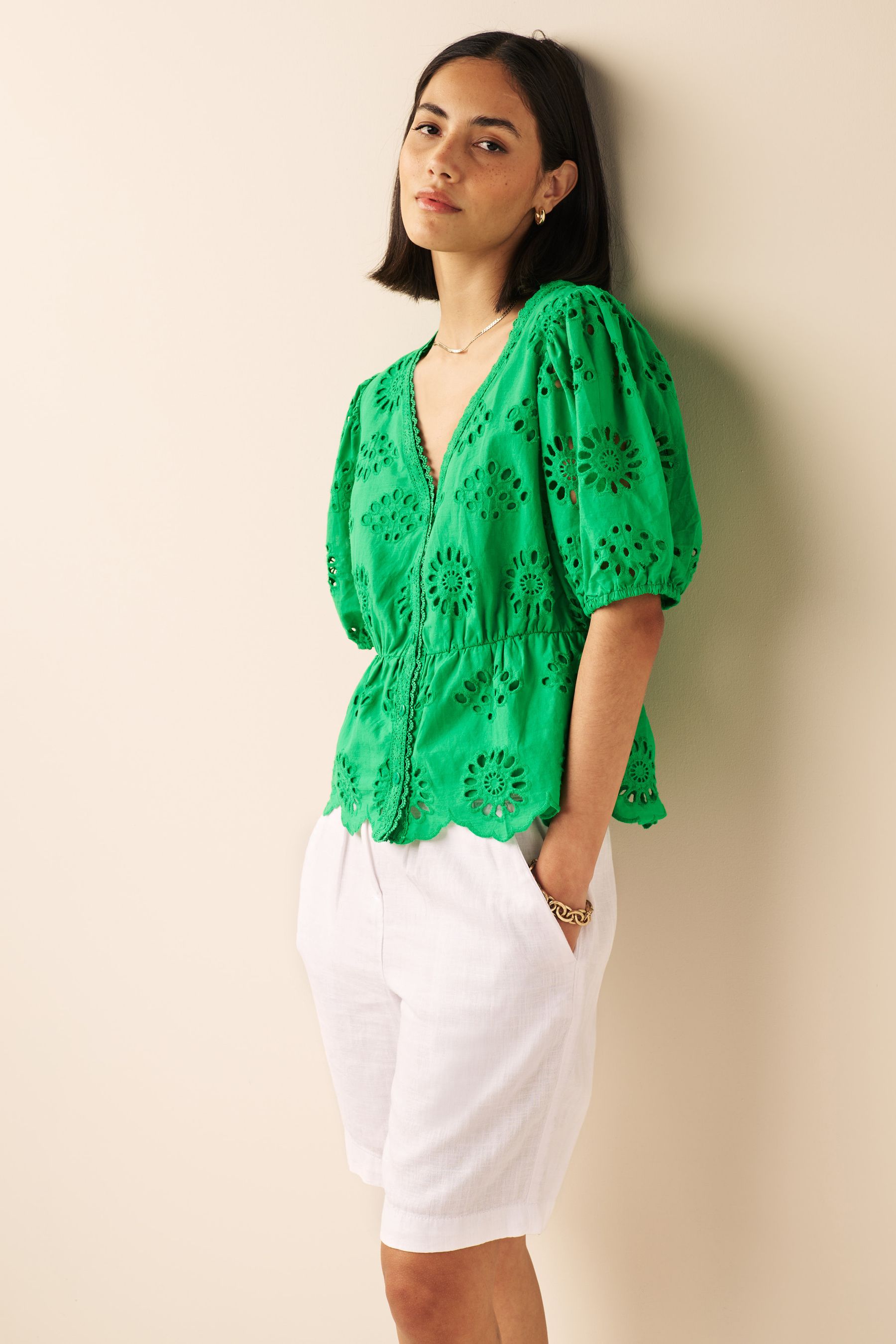 Блузка с короткими рукавами с английской вышивкой Next, зеленый