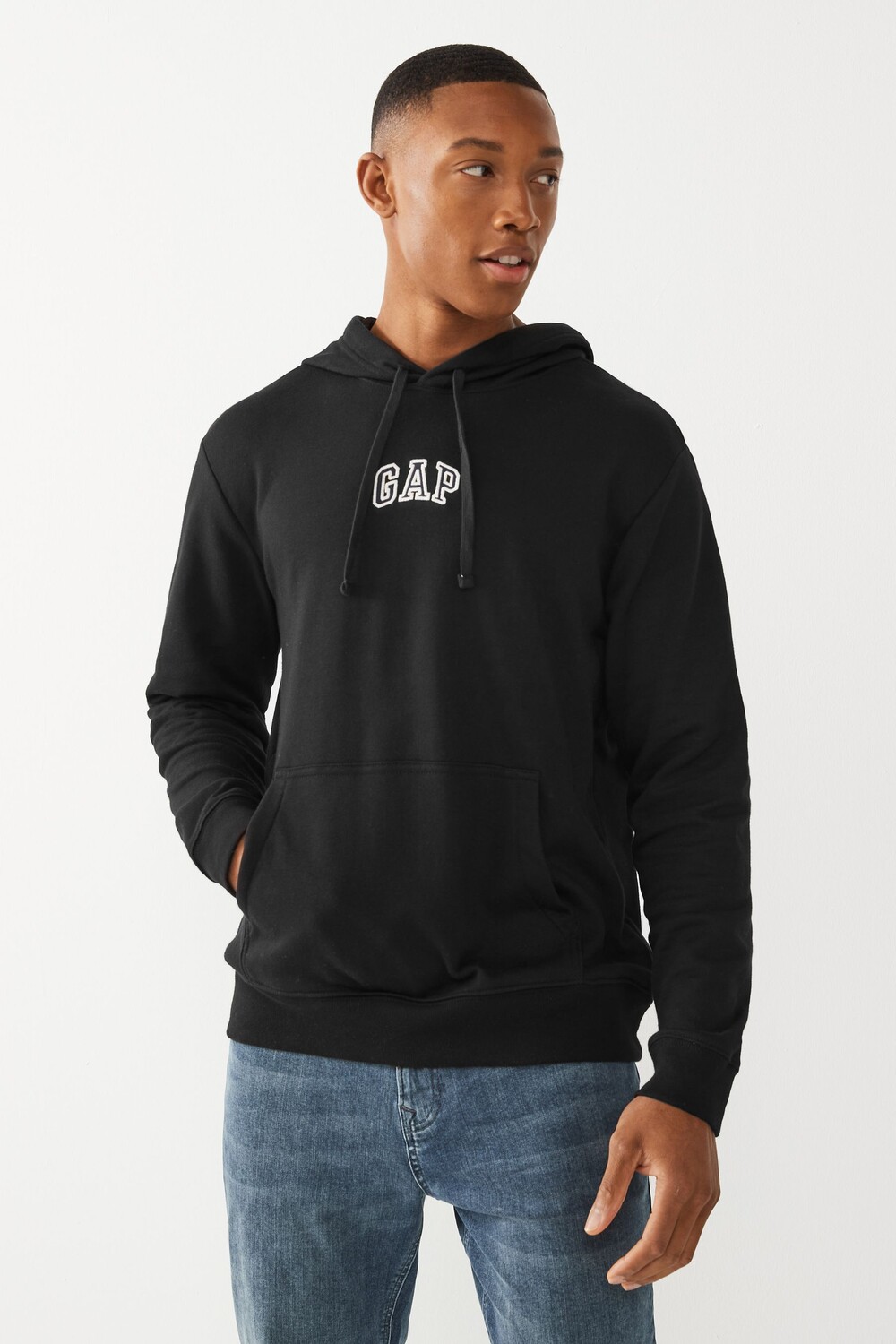 

Худи с небольшим логотипом Gap, черный
