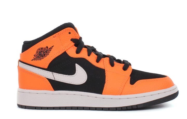 

Кроссовки Jordan 1 Mid Black Cone