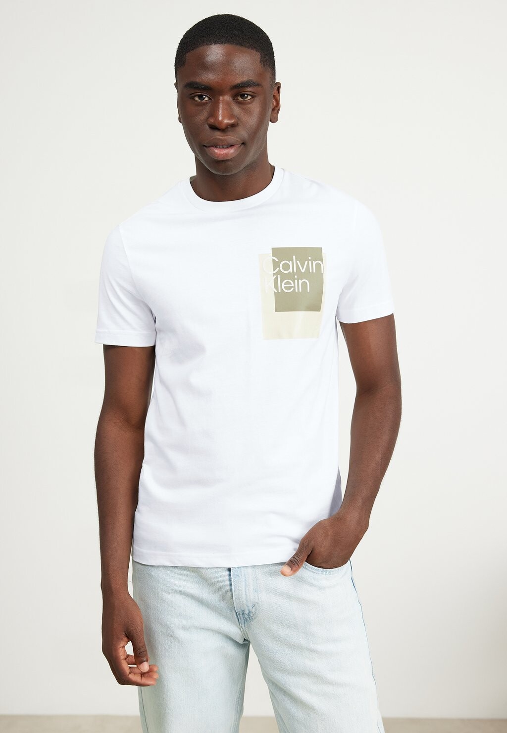 

Футболка с принтом Overlay Box Logo Calvin Klein, цвет bright white