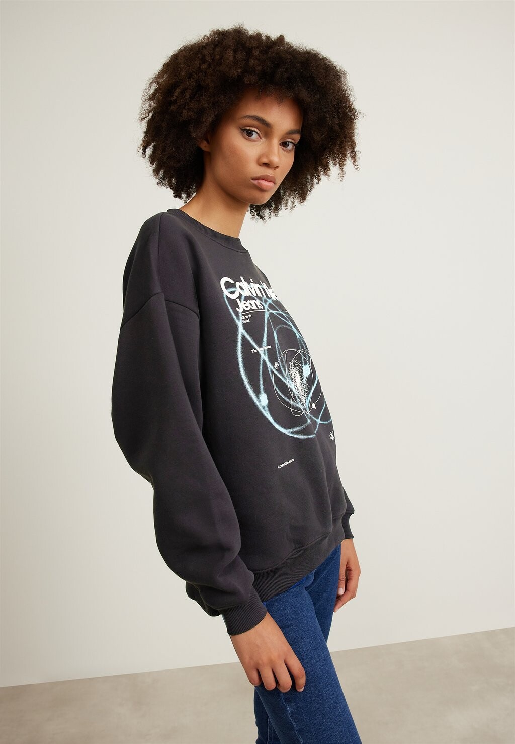 

Толстовка Calvin Klein Jeans GALAXY BOYFRIEND CREWNECK, черный