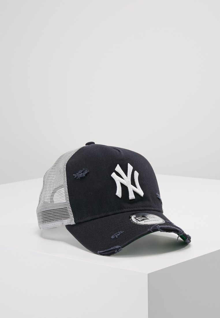 Бейсболка DISTRESSED TRUCKER New Era, цвет new york yankees фото