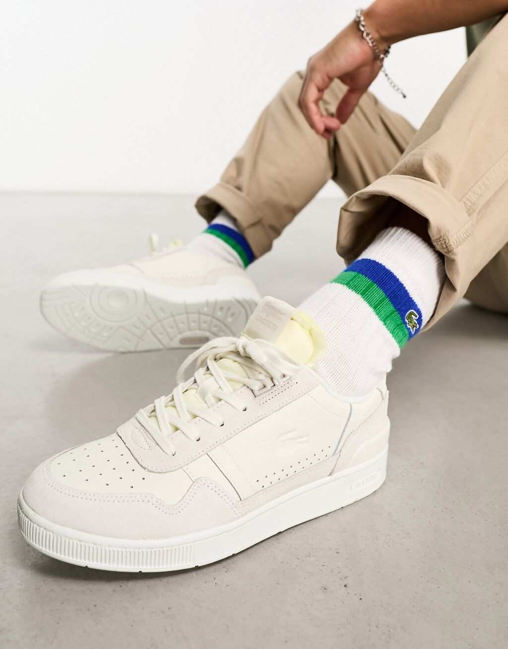 

Белоснежные кроссовки Lacoste T-clip Premium