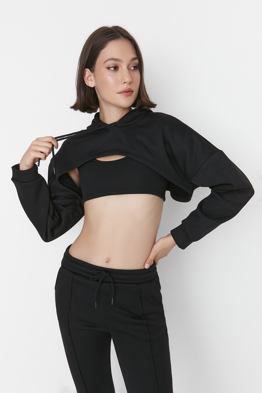 

Спортивный костюм TRENDYOLMİLLA, черный