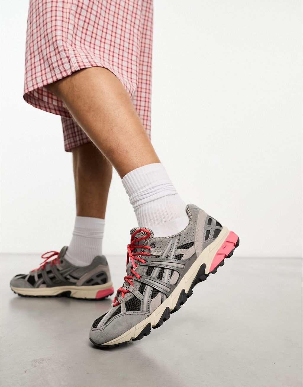 

Серые кроссовки Asics Gel-Sonoma 15-50