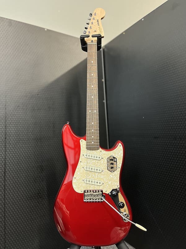 

Электрогитара Squier Paranormal Cyclone 2021 - Present - Candy Apple Red