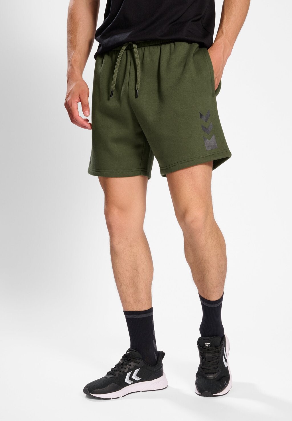 

Спортивные шорты Hummel, оливковый