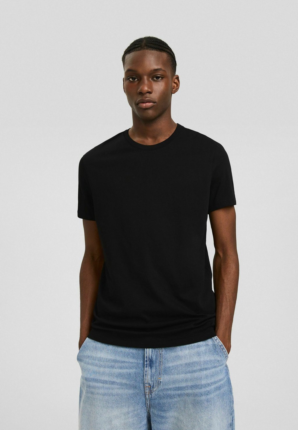 

Базовая футболка Short Sleeve Bershka, черный