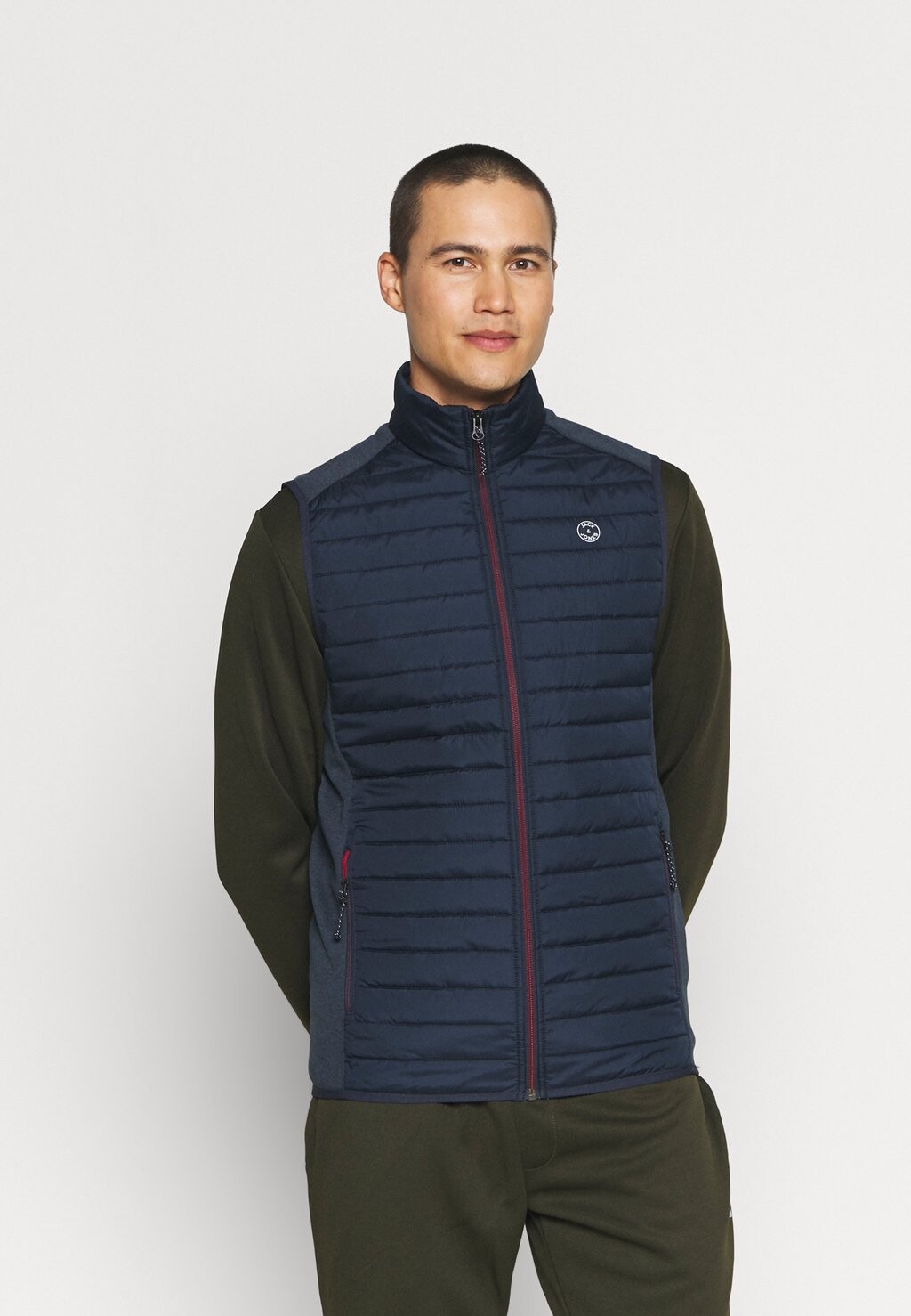 

Жилет Jack & Jones