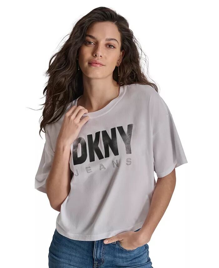 

Женская футболка с короткими рукавами и украшенным логотипом DKNY Jeans, белый