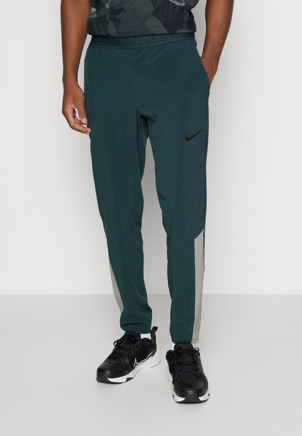 

Спортивные брюки Nike