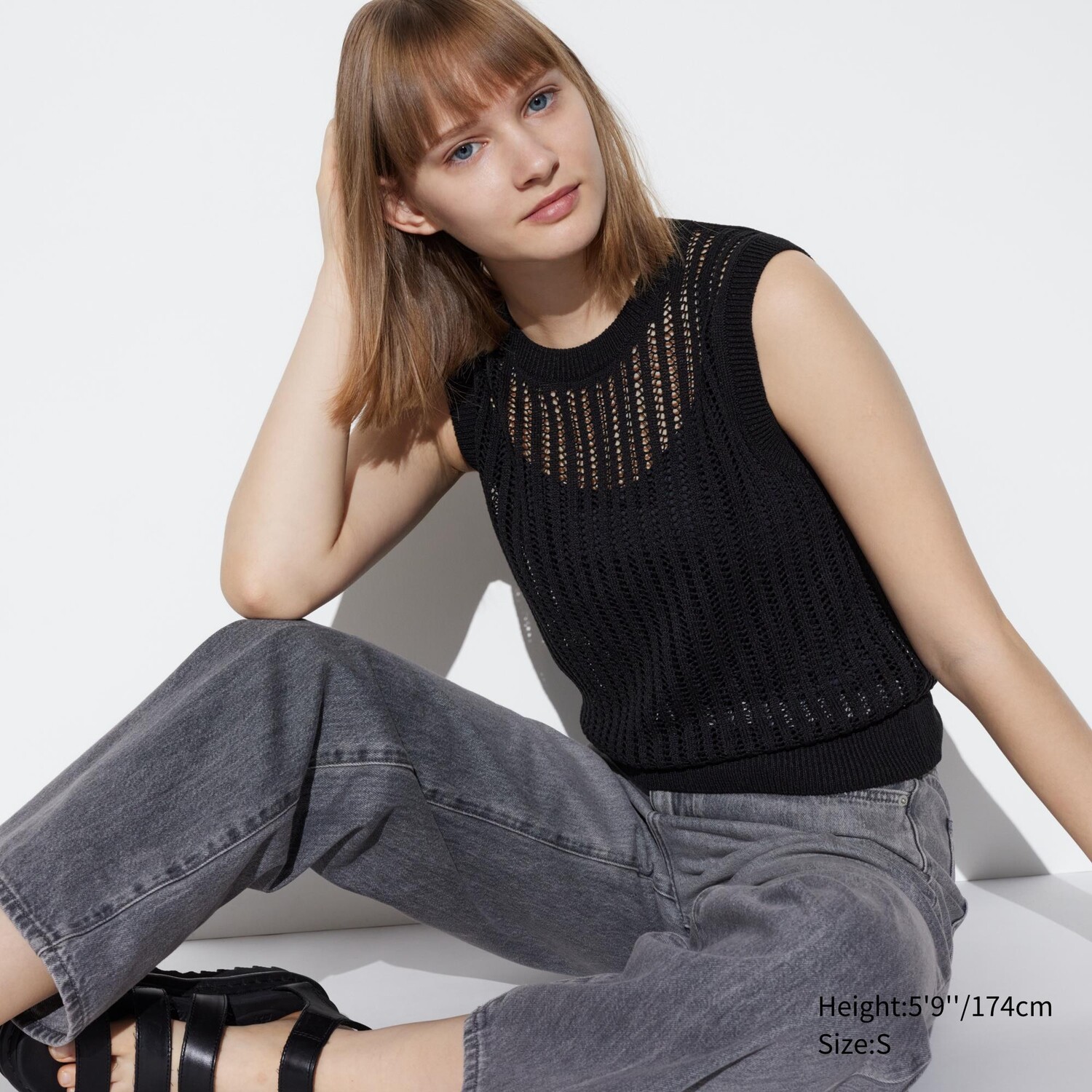 

Трикотажный короткий свитер без рукавов с круглым вырезом UNIQLO, черный