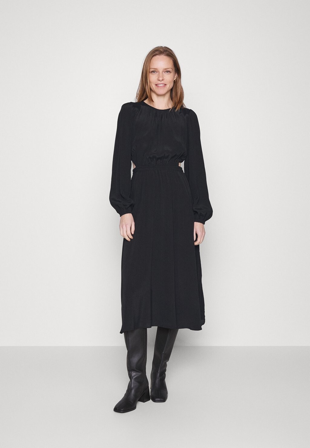 

Повседневное платье GAP, черный