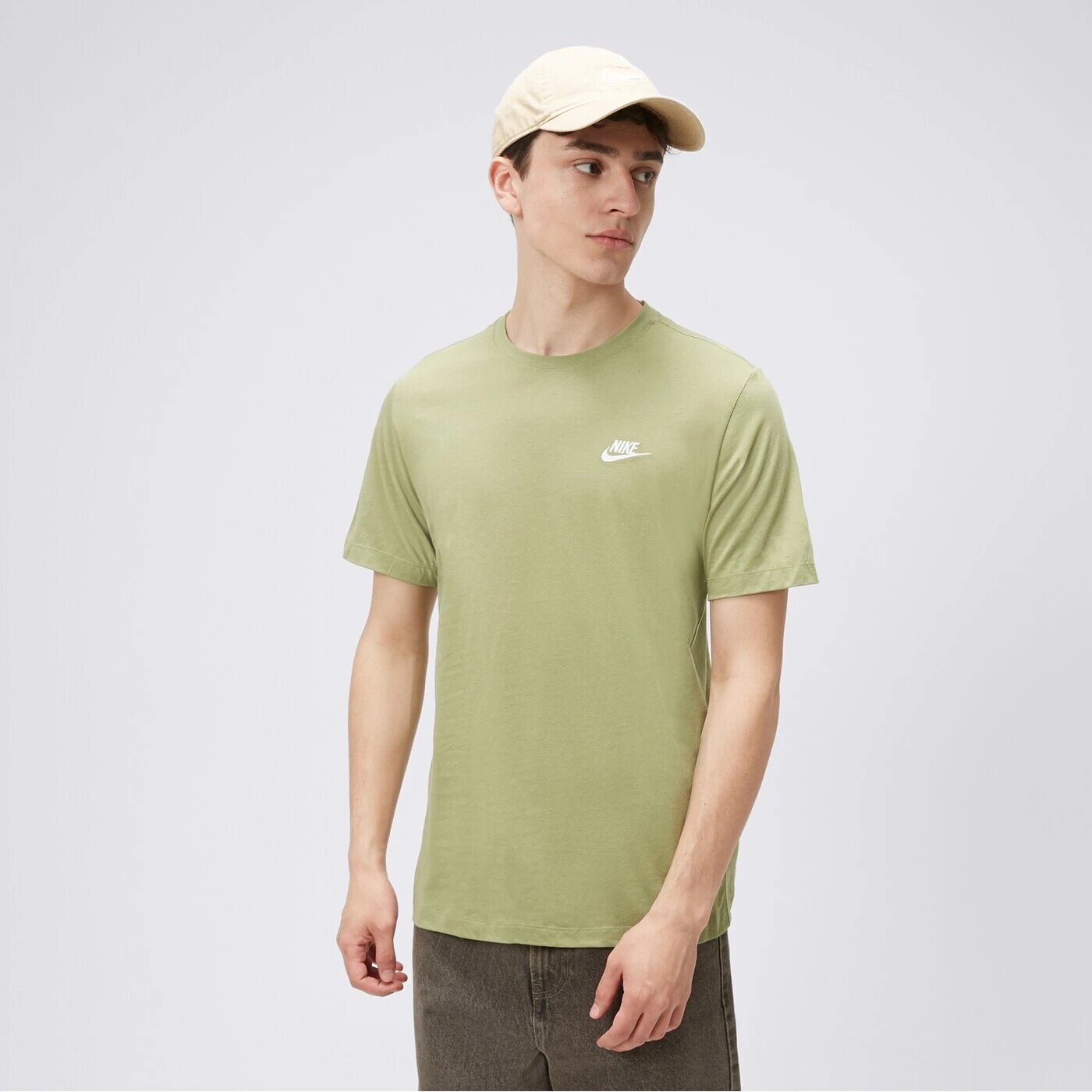 

Футболка Nike SportsWear Club, темно-зеленый