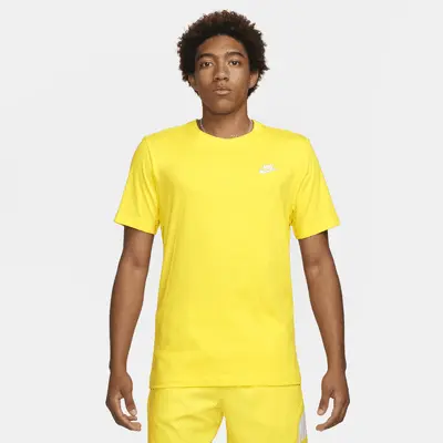 

Футболка Nike Sportswear Club, цвет Lightning