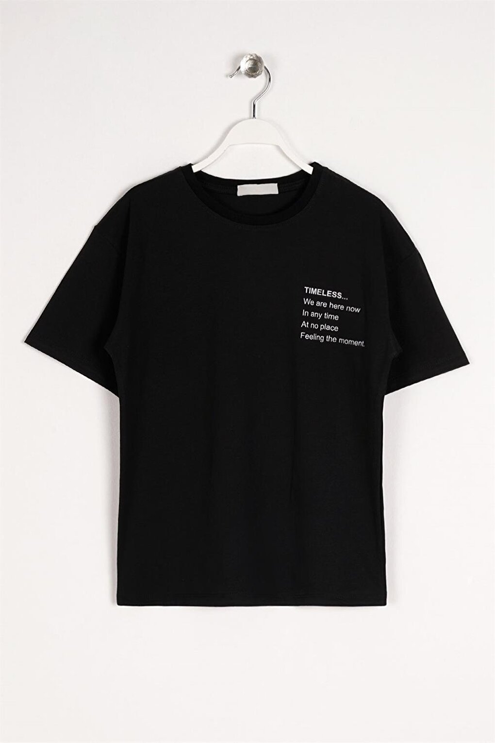 цена Черная футболка с принтом Timeless для мальчика Zepkids