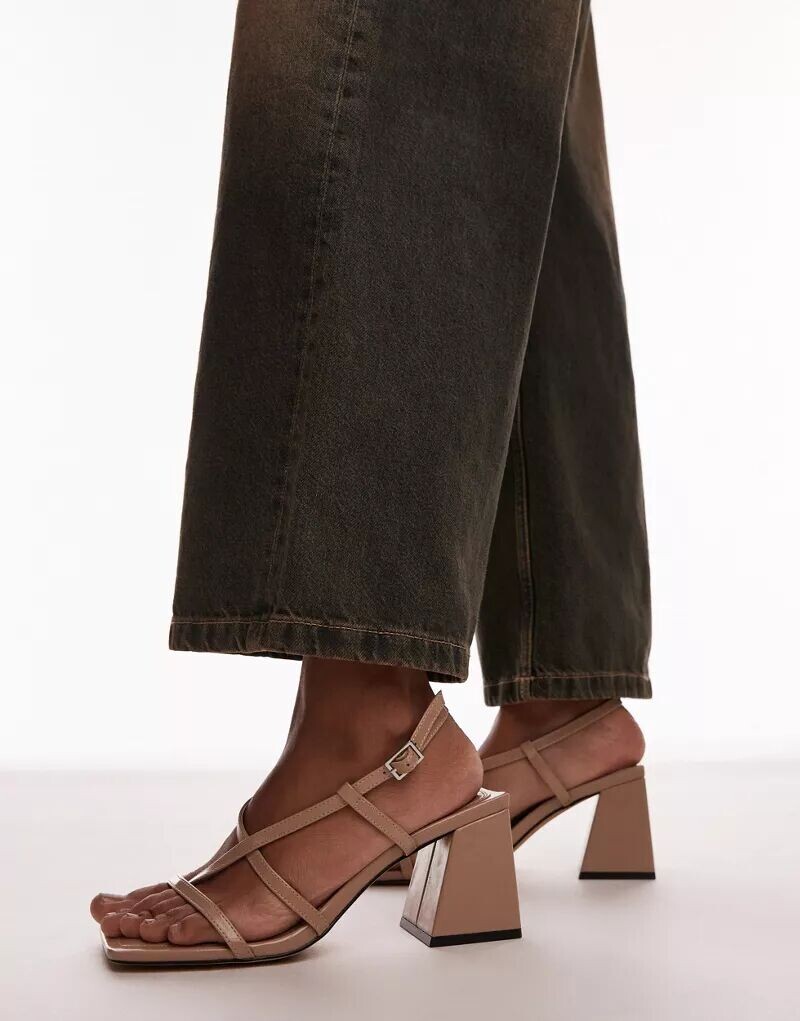 

Темно-коричневые босоножки на блочном каблуке с ремешками Topshop Wide Fit Gabby