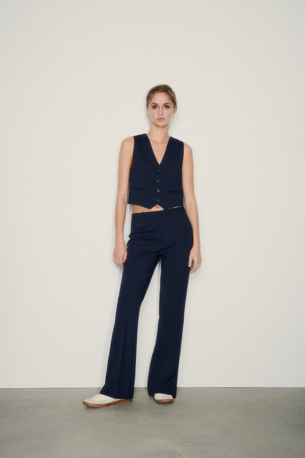 

Короткий строгий жилет ZARA, темно-синий