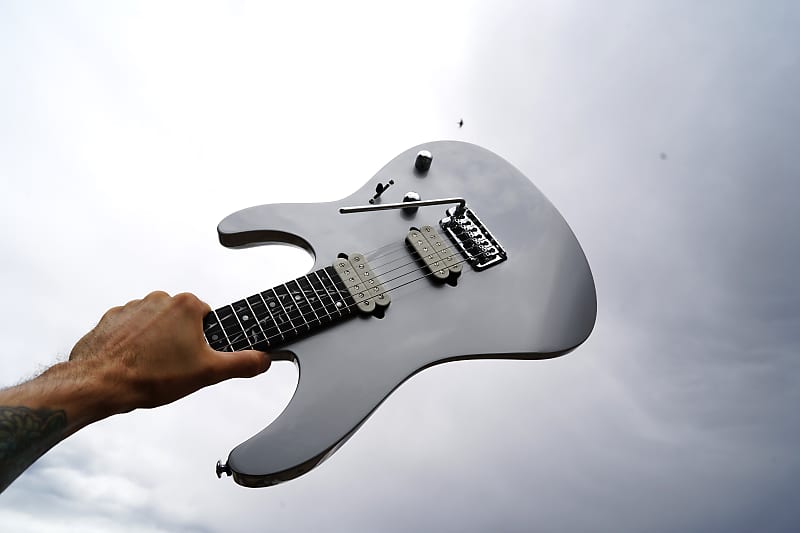 цена Электрогитара Ibanez Signature TOD10 - Silver Tim Henson 6-String Electric Guitar w/ Gig Bag