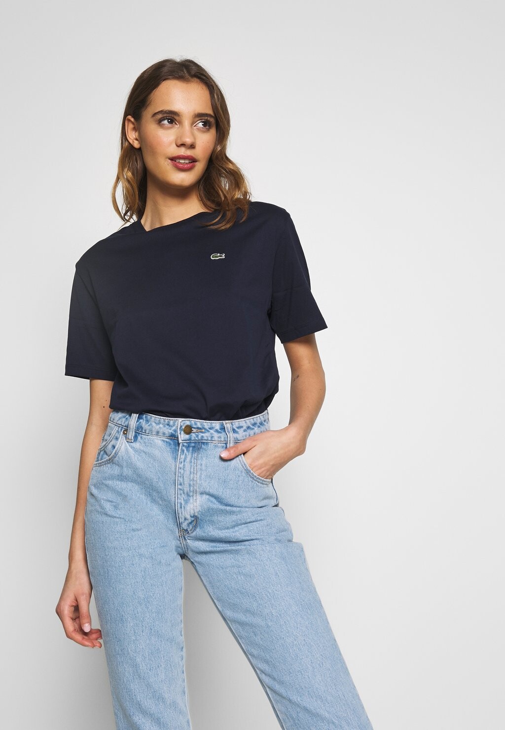 

Базовая футболка Lacoste, темно-синий