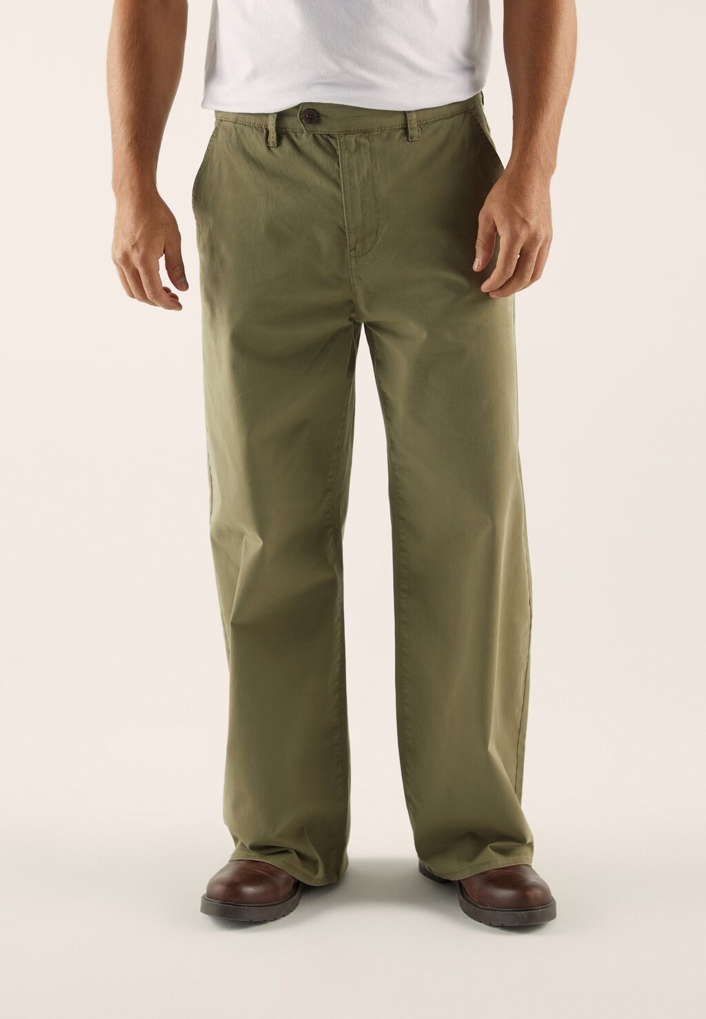 

Чино Pier One, цвет khaki