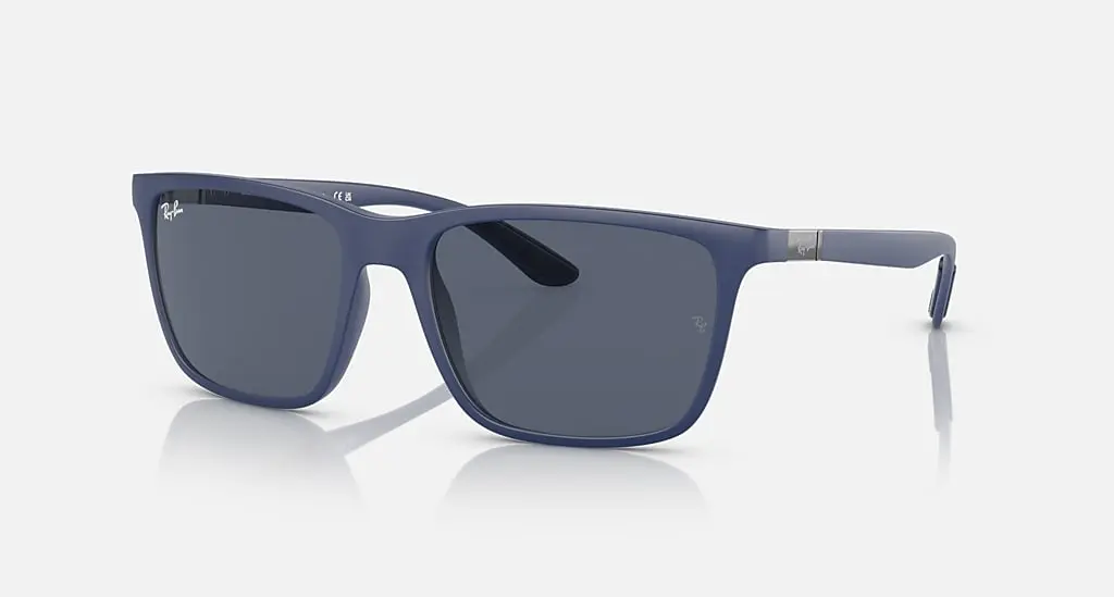

Солнцезащитные очки Ray-Ban RB4385, темно-серый