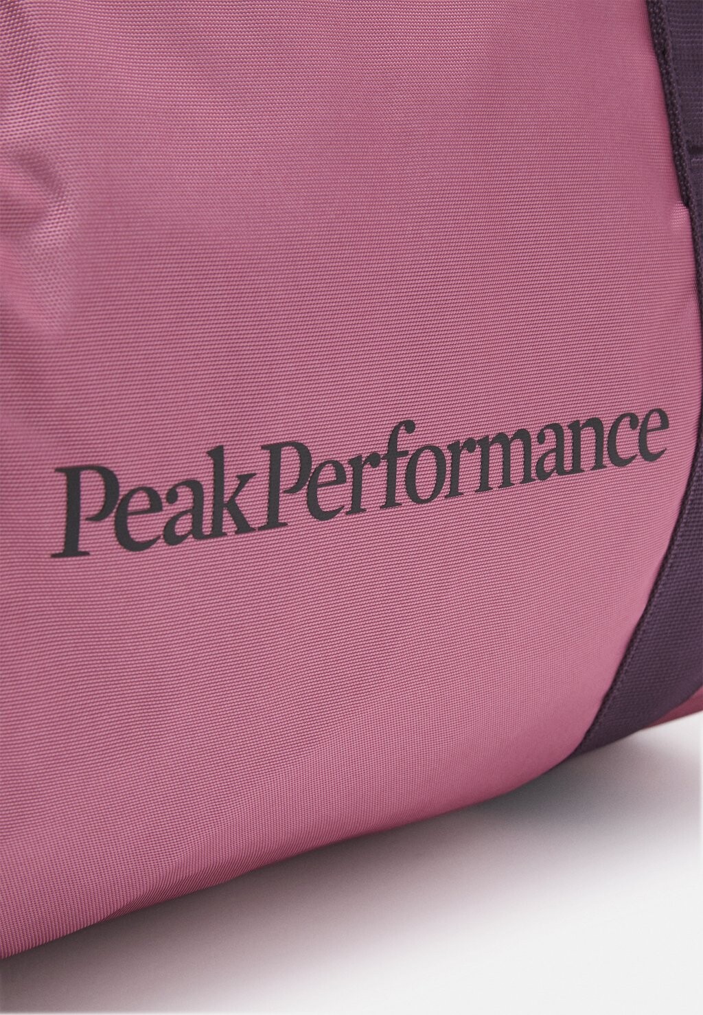 

Спортивная сумка DETOUR II 35L UNISEX Peak Performance, светло-розовый
