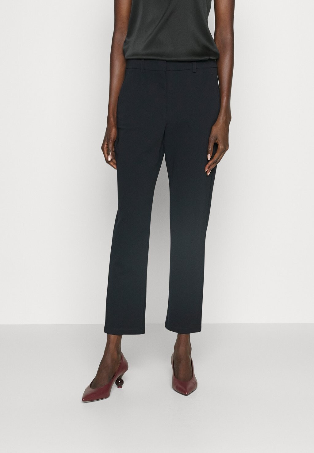 

Брюки NUNZIO Max Mara Leisure, цвет dark blue