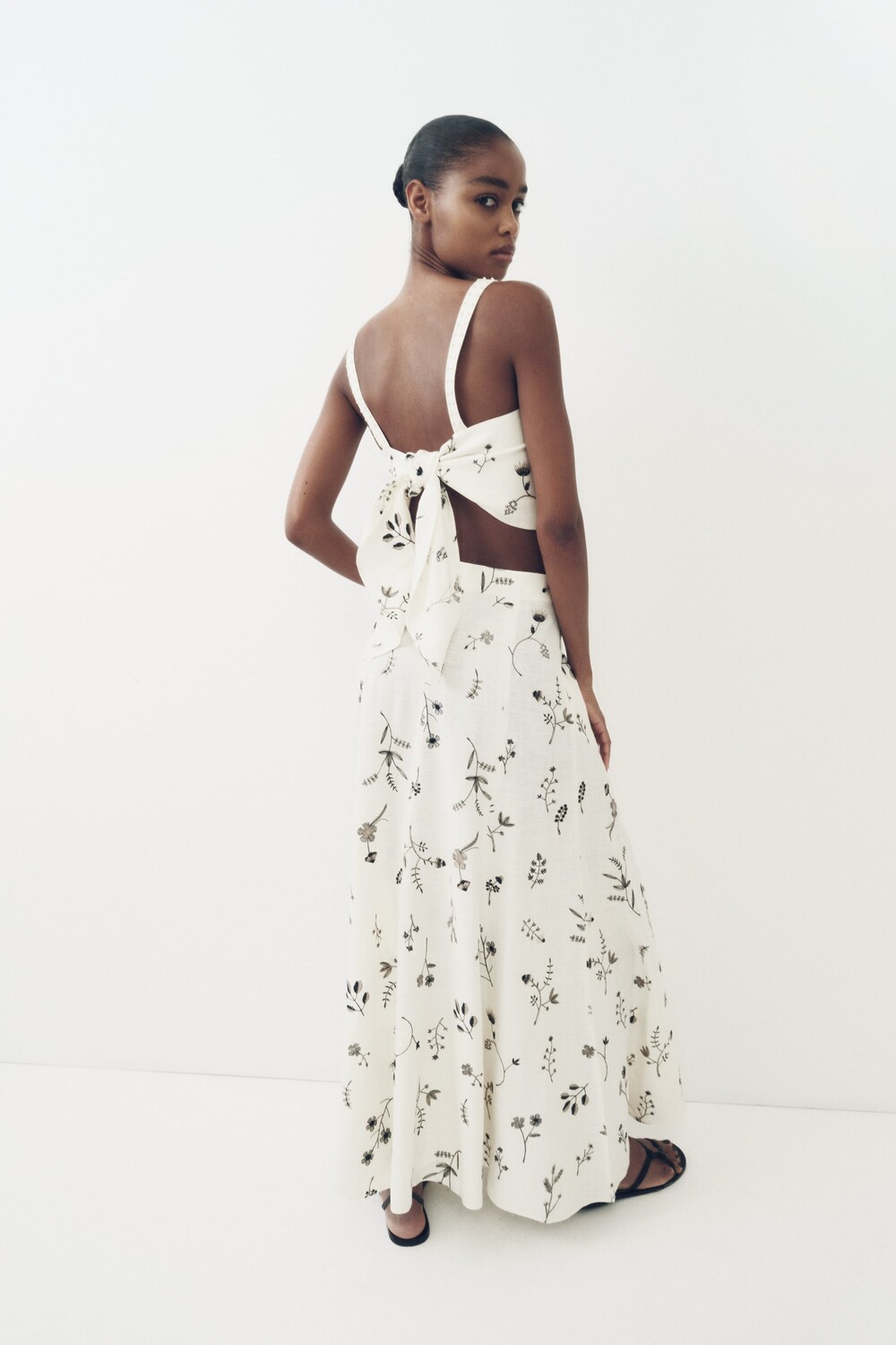 

Топ из смешанной льна с вышивкой Zara, экрю