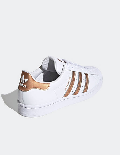 

Бело-медные кроссовки adidas Originals Superstar